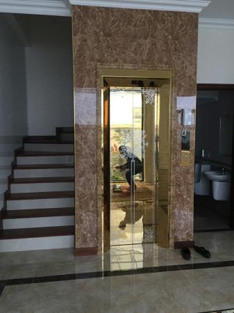 Thang Máy Xây Hố Gạch