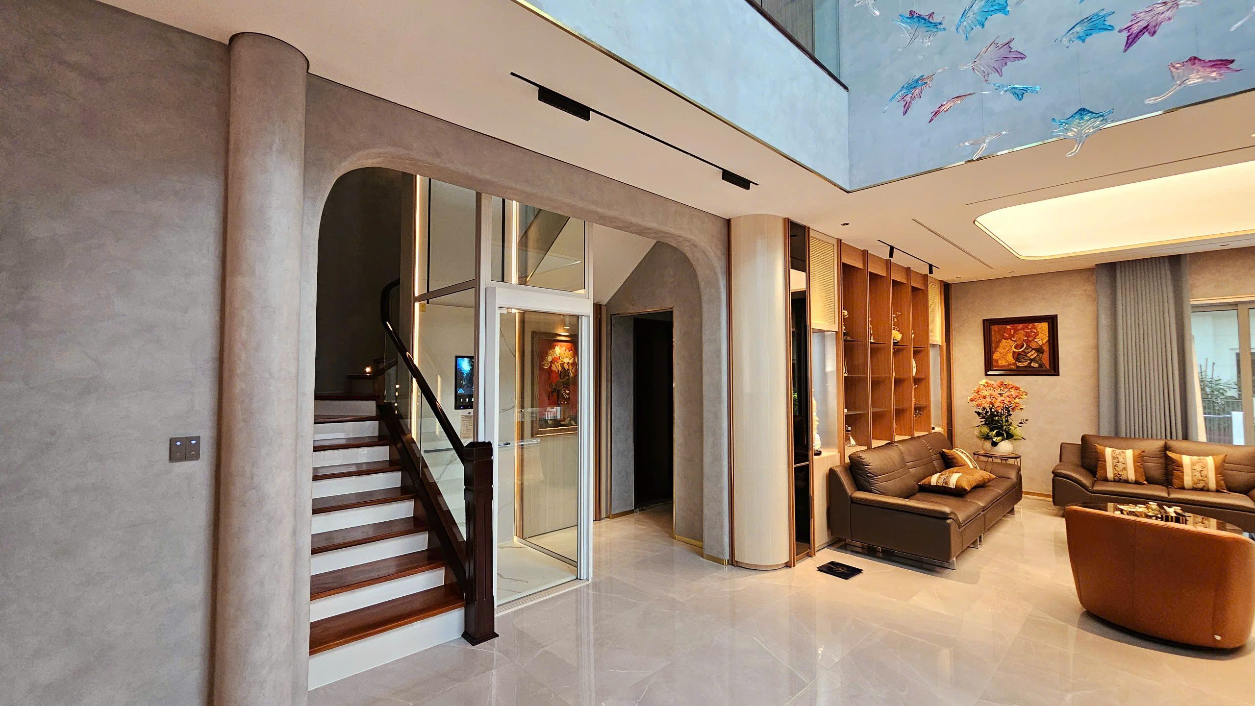 THANG MÁY SÀN NÂNG