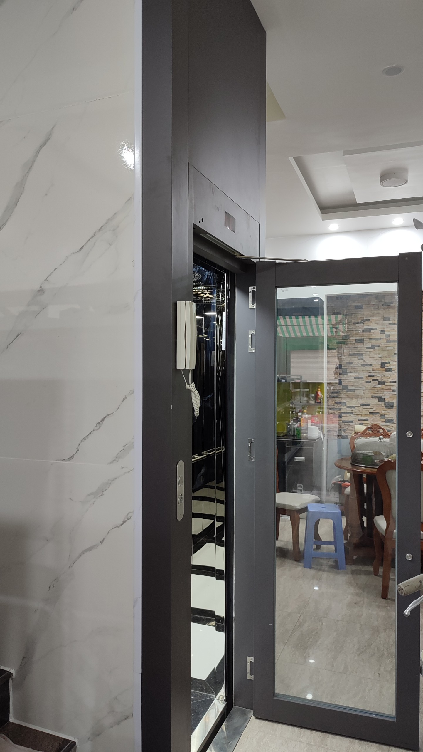 Nghiệm thu hoàn thành, bàn giao thang máy tại Đặng Thùy Trâm, Hạ Long, Quảng Ninh