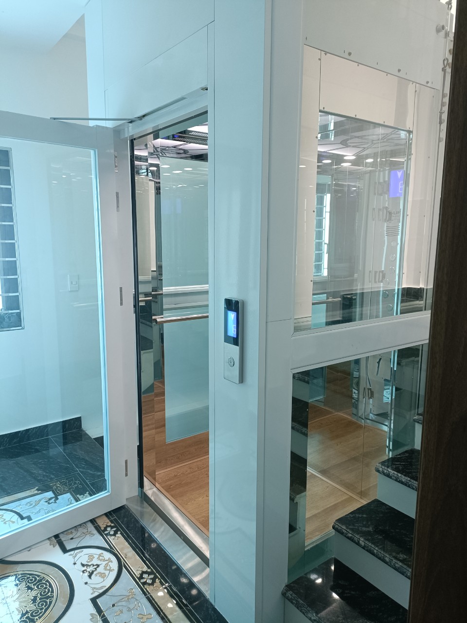 Thang Máy Gia Đình Cửa Mở Tay - Đường Lê Hồng Phong, TP. Hải Phòng